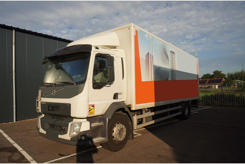 Volvo FL 280 CLOSED BOX BROKEN ENGINE NOT DRIVABLE - Вантажівка з закритим кузовом: фото 2 Volvo FL 280 CLOSED BOX BROKEN ENGINE NOT DRIVABLE - Вантажівка з закритим кузовом: фото 2