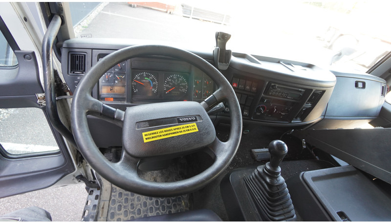 Volvo FL 6.220 CLOSED BOX 444.000KM MANUAL GEARBOX - Вантажівка з закритим кузовом: фото 5 Volvo FL 6.220 CLOSED BOX 444.000KM MANUAL GEARBOX - Вантажівка з закритим кузовом: фото 5