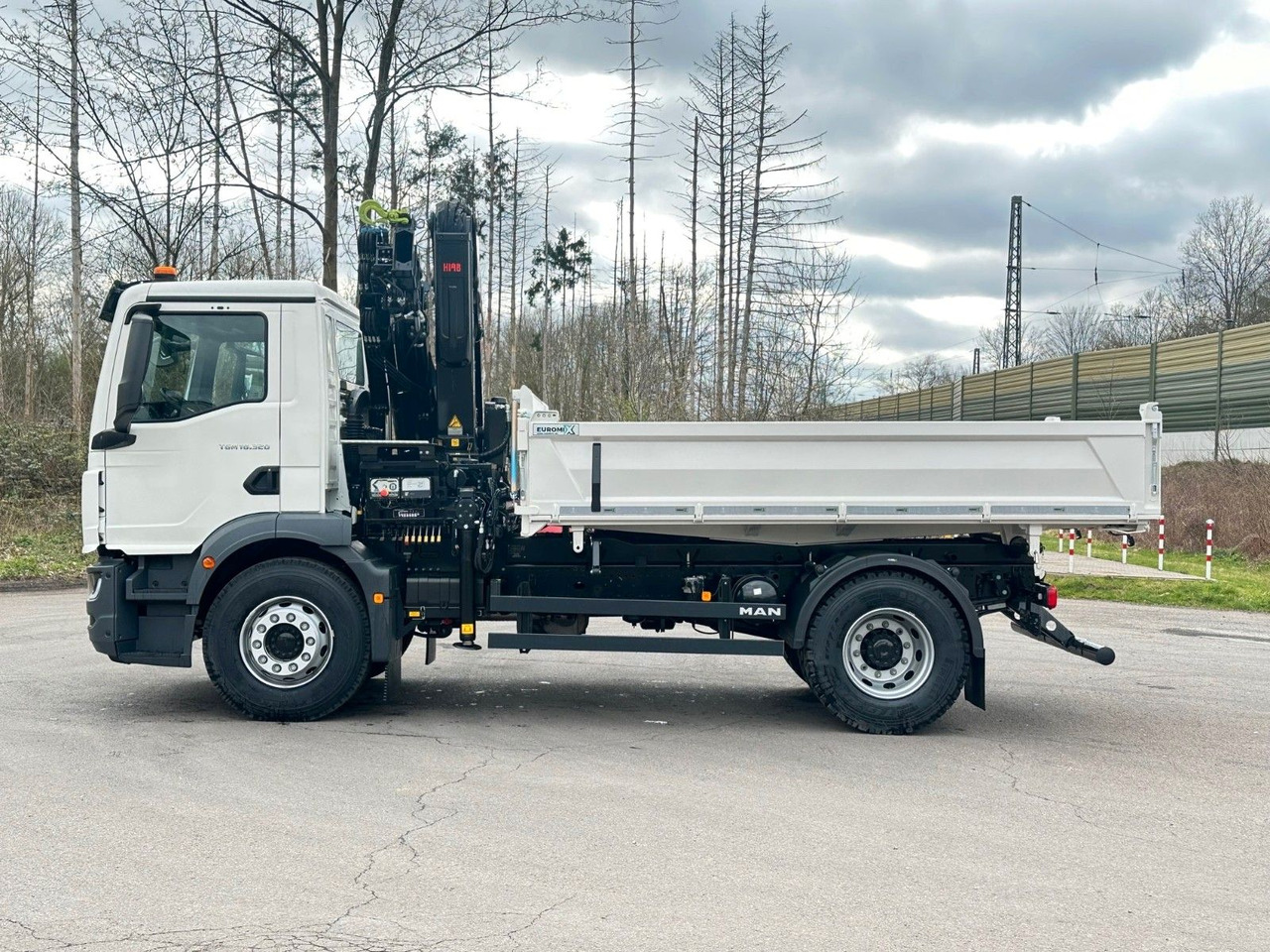 MAN TGM 18.320 4x2 Euro6e Hiab X-HiDuo 138DS-3 - Самоскид вантажівка, Вантажівка з маніпулятором: фото 3 MAN TGM 18.320 4x2 Euro6e Hiab X-HiDuo 138DS-3 - Самоскид вантажівка, Вантажівка з маніпулятором: фото 3
