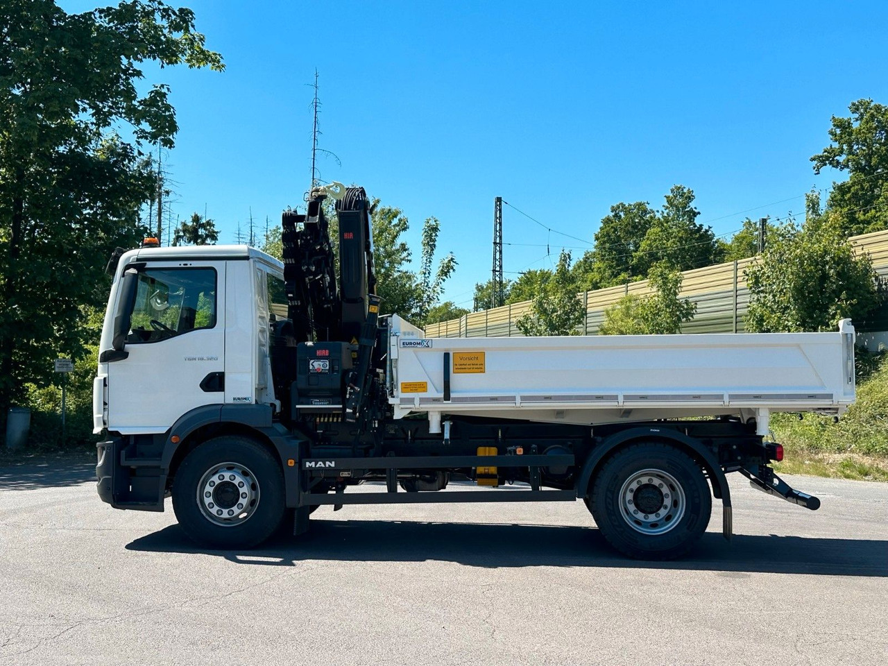 MAN TGM 18.320 4x2 Euro6e Hiab X-HiDuo 138DS-4 - Самоскид вантажівка, Вантажівка з маніпулятором: фото 3 MAN TGM 18.320 4x2 Euro6e Hiab X-HiDuo 138DS-4 - Самоскид вантажівка, Вантажівка з маніпулятором: фото 3
