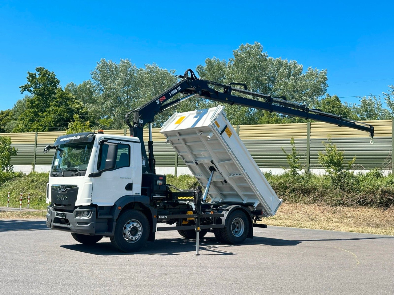MAN TGM 18.320 4x2 Euro6e Hiab X-HiDuo 138DS-4 - Самоскид вантажівка, Вантажівка з маніпулятором: фото 1 MAN TGM 18.320 4x2 Euro6e Hiab X-HiDuo 138DS-4 - Самоскид вантажівка, Вантажівка з маніпулятором: фото 1