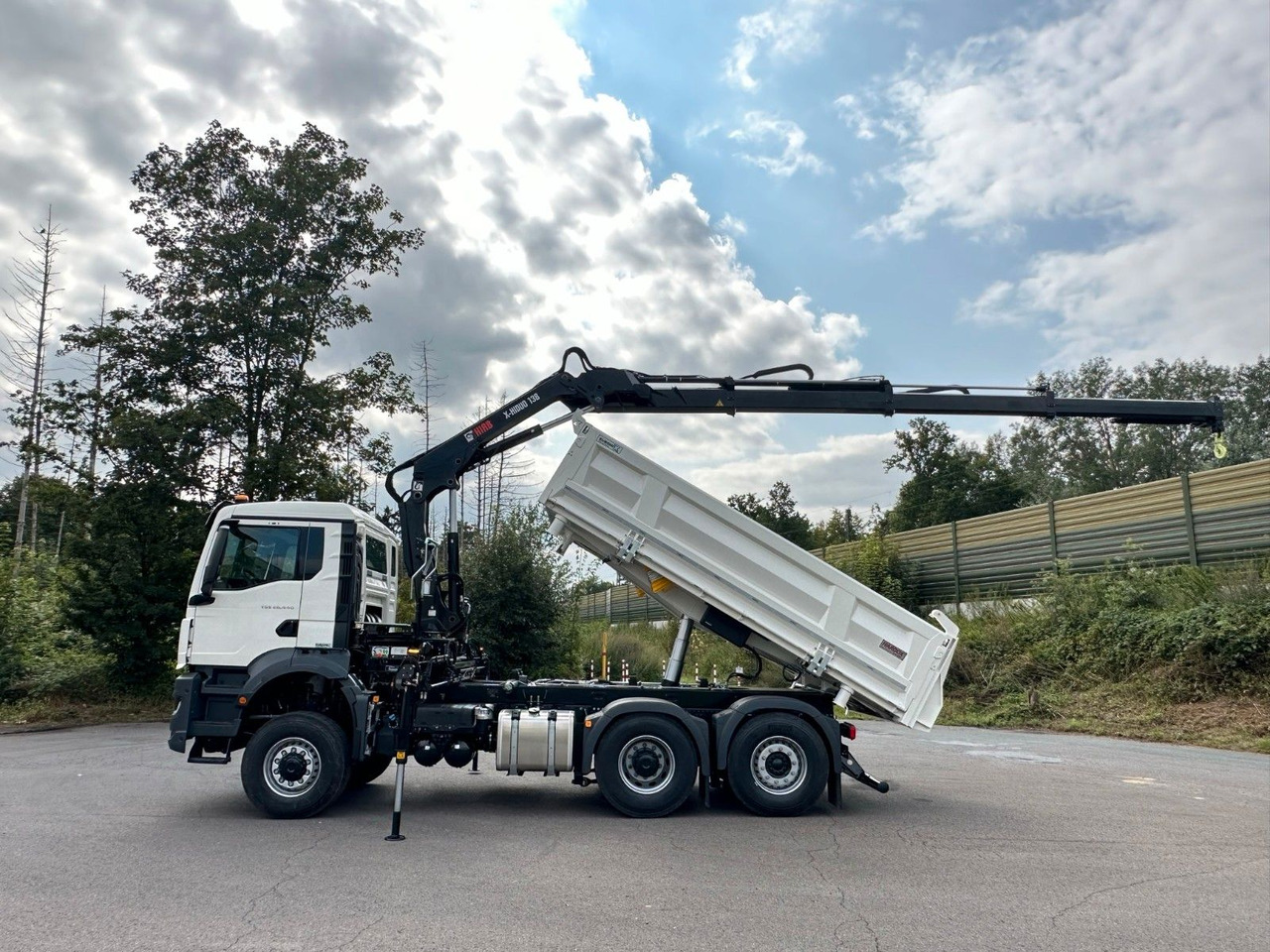 MAN TGS 28.440 6x4-4/3-Seiten- Kipper / Hiab 138-3 - Самоскид вантажівка, Вантажівка з маніпулятором: фото 1 MAN TGS 28.440 6x4-4/3-Seiten- Kipper / Hiab 138-3 - Самоскид вантажівка, Вантажівка з маніпулятором: фото 1