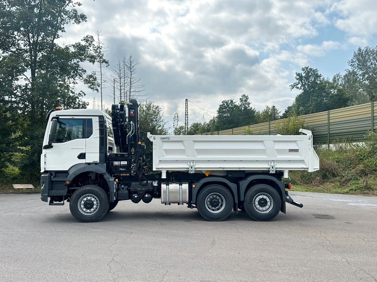 MAN TGS 28.440 6x4-4/3-Seiten- Kipper / Hiab 138-3 - Самоскид вантажівка, Вантажівка з маніпулятором: фото 3 MAN TGS 28.440 6x4-4/3-Seiten- Kipper / Hiab 138-3 - Самоскид вантажівка, Вантажівка з маніпулятором: фото 3
