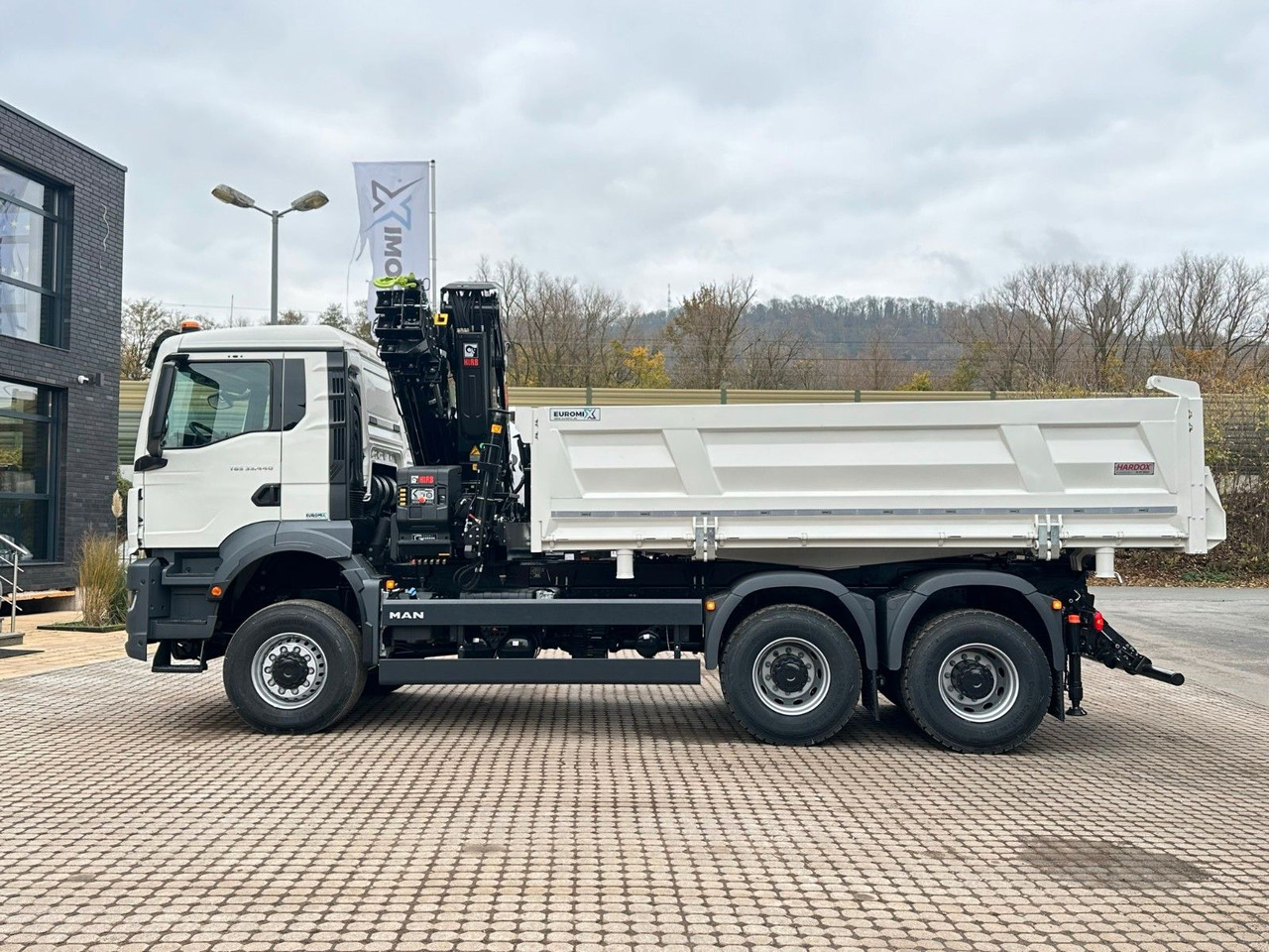 MAN TGS 33.440 6x6 /3-Seiten- Kipper / Kran HIAB 302 - Самоскид вантажівка, Вантажівка з маніпулятором: фото 3 MAN TGS 33.440 6x6 /3-Seiten- Kipper / Kran HIAB 302 - Самоскид вантажівка, Вантажівка з маніпулятором: фото 3