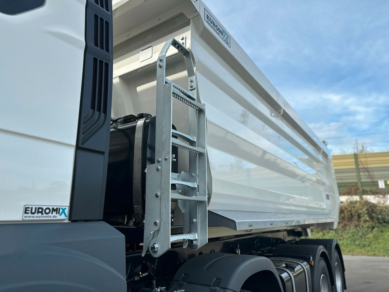 Самоскид вантажівка MAN TGS 41.520 BB 8X4 Euromix Retarder: фото 17