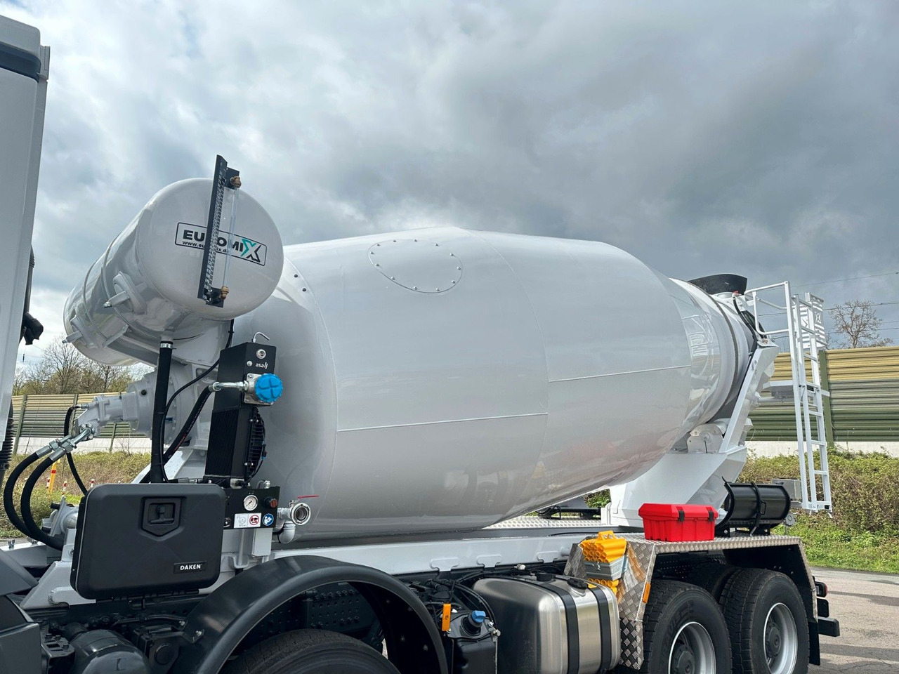 Автобетонозмішувач Mercedes-Benz 4145 8X4 EuromixMTP EM 10 Fahrmischer: фото 11