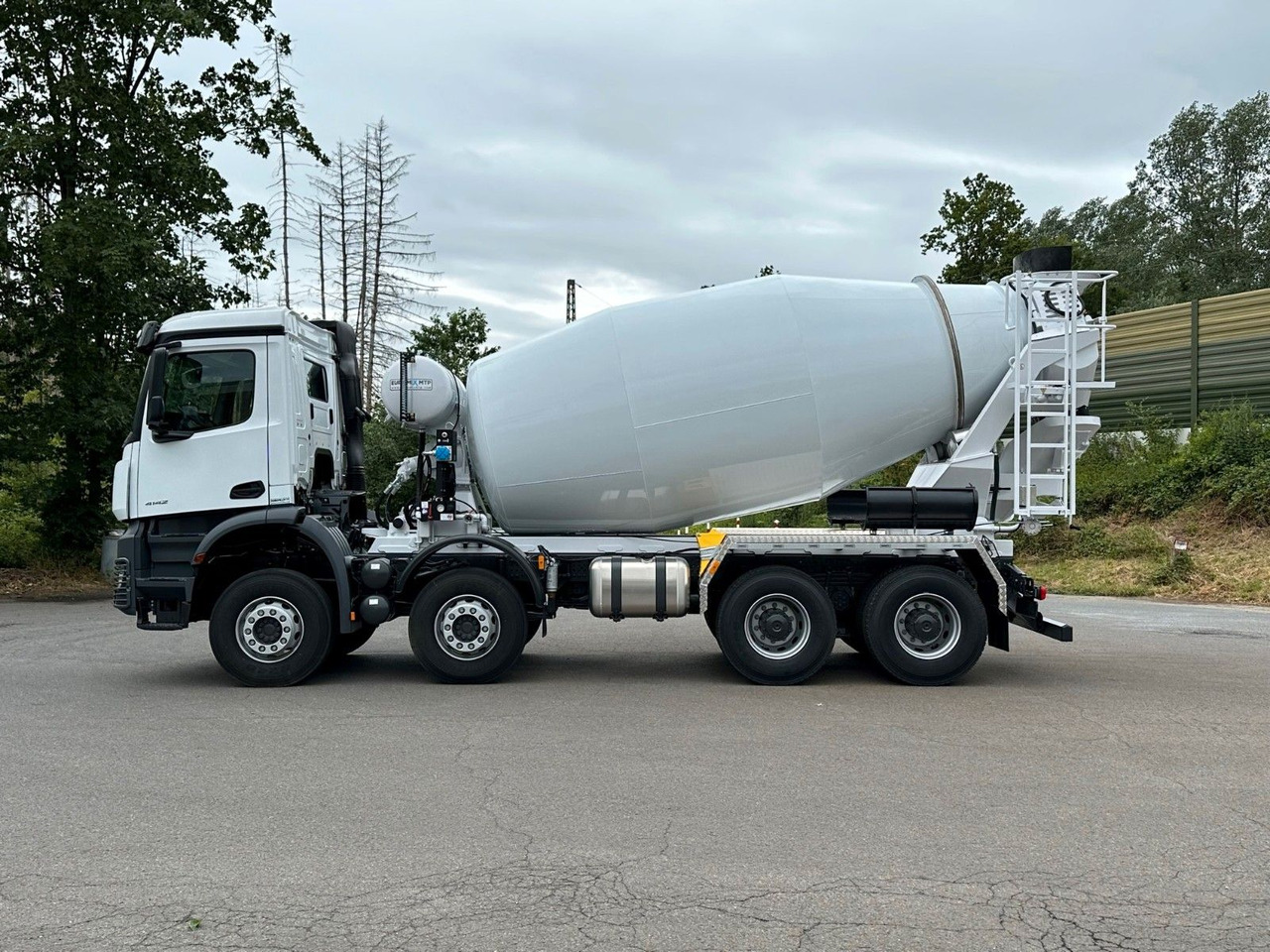 Mercedes-Benz AROCS 5 4142 B 8X4 Euro 3 EuromixMTP EM 10 - Автобетонозмішувач: фото 4 Mercedes-Benz AROCS 5 4142 B 8X4 Euro 3 EuromixMTP EM 10 - Автобетонозмішувач: фото 4