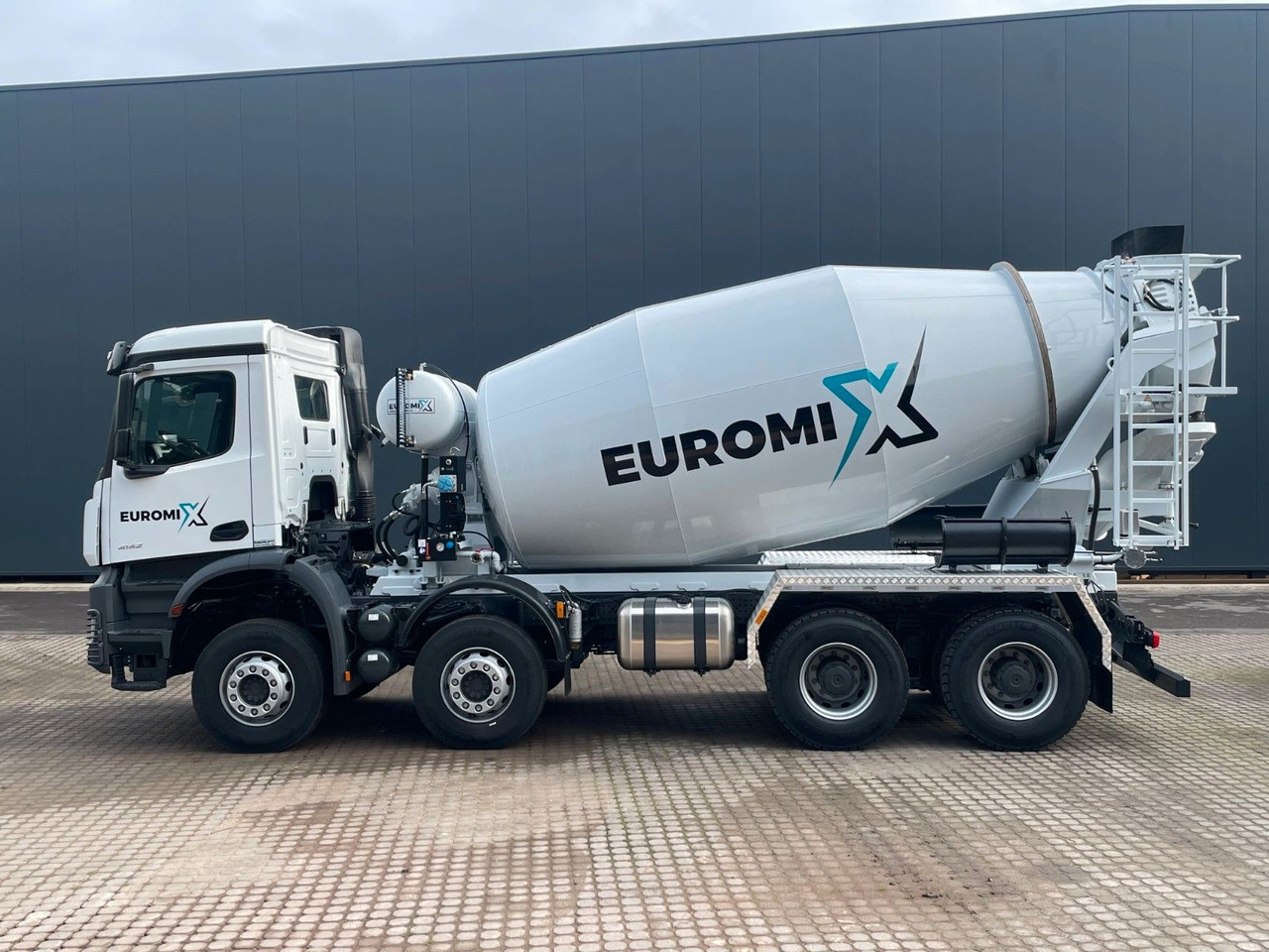 Mercedes-Benz AROCS 5 4142 B 8X4 Euro 3 EuromixMTP EM 10 - Автобетонозмішувач: фото 2 Mercedes-Benz AROCS 5 4142 B 8X4 Euro 3 EuromixMTP EM 10 - Автобетонозмішувач: фото 2