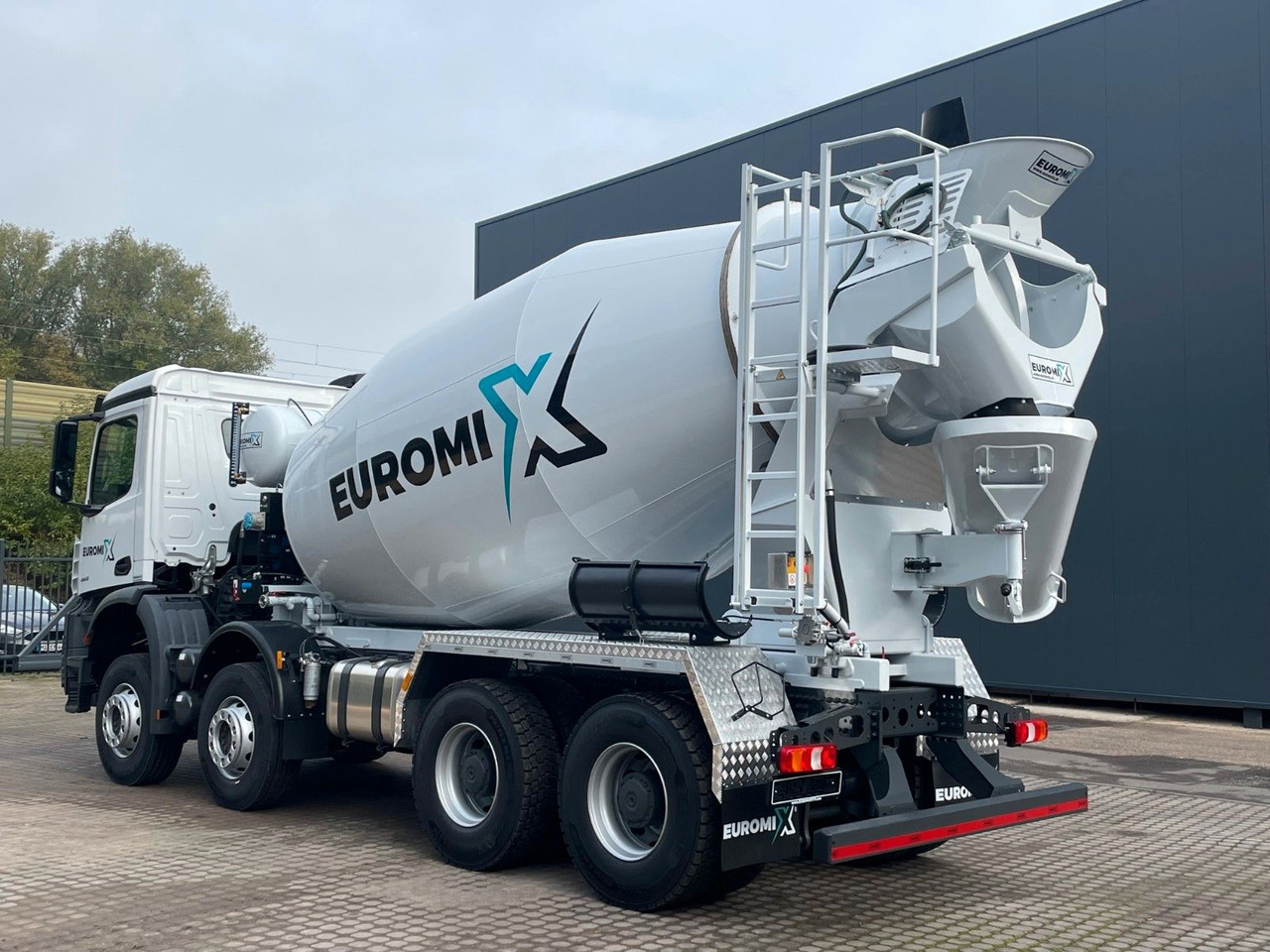 Mercedes-Benz AROCS 5 4142 B 8X4 Euro 3 EuromixMTP EM 10 - Автобетонозмішувач: фото 3 Mercedes-Benz AROCS 5 4142 B 8X4 Euro 3 EuromixMTP EM 10 - Автобетонозмішувач: фото 3