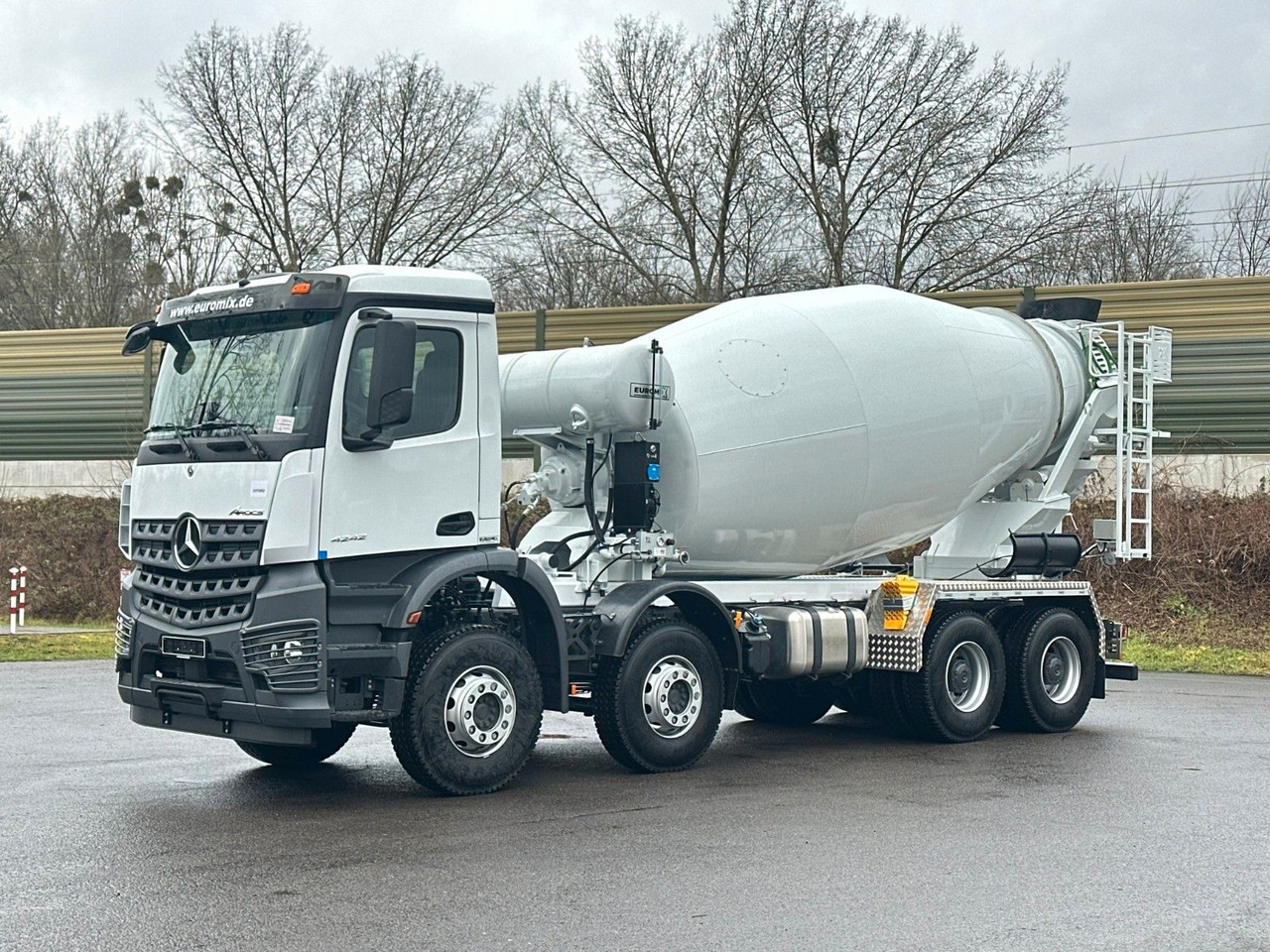 Mercedes-Benz AROCS 5 4242 8x4 Euro5 EuromixMTP EM 12m R - Автобетонозмішувач: фото 3 Mercedes-Benz AROCS 5 4242 8x4 Euro5 EuromixMTP EM 12m R - Автобетонозмішувач: фото 3