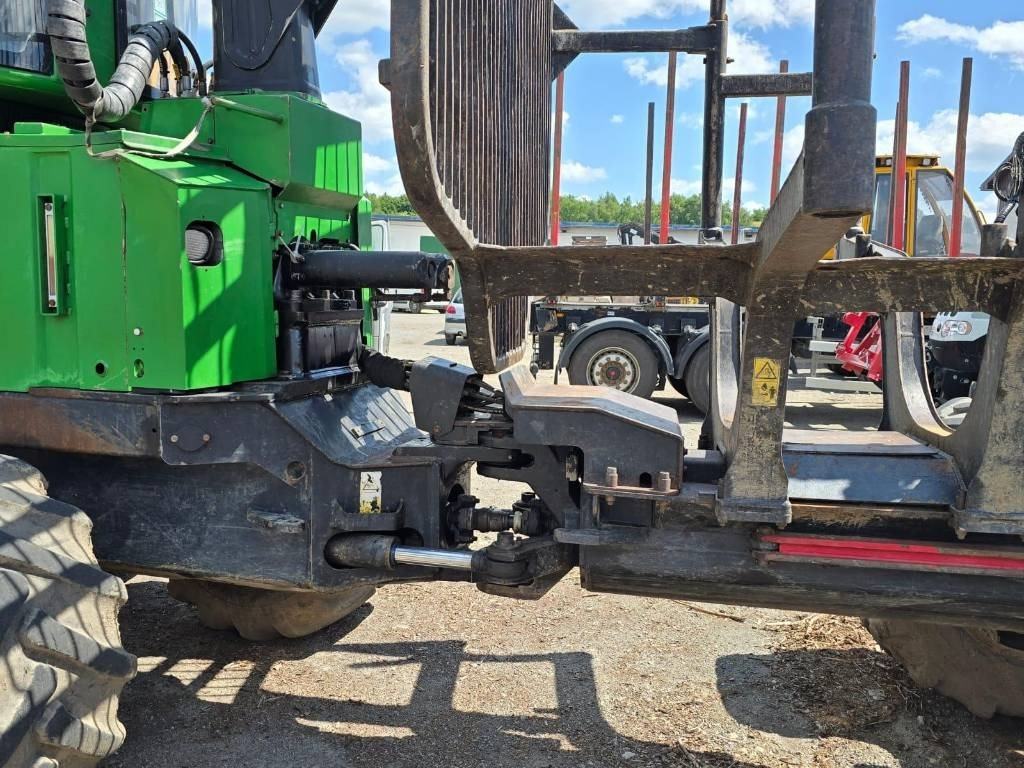 Форвардер John Deere 810 E: фото 12 Форвардер John Deere 810 E: фото 12