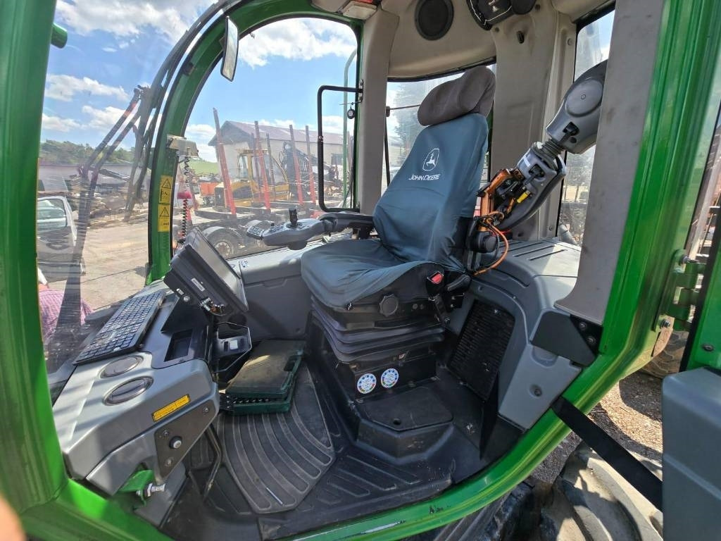 Форвардер John Deere 810 E: фото 8 Форвардер John Deere 810 E: фото 8