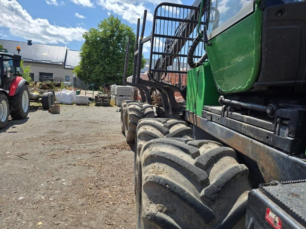 Форвардер John Deere 810 E: фото 6 Форвардер John Deere 810 E: фото 6
