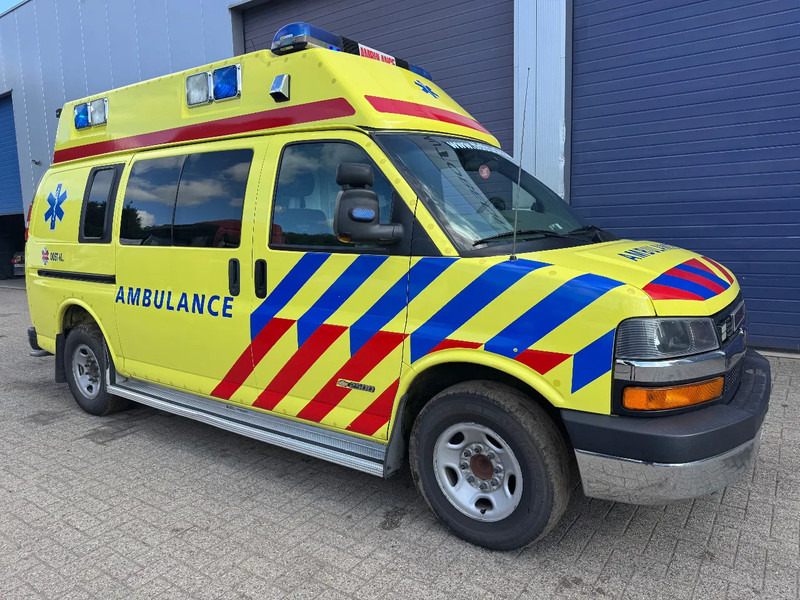 Chevrolet 2500 **AMBULANCE-ALL EQUIPMENT INSIDE** - Карета швидкої допомоги: фото 3 Chevrolet 2500 **AMBULANCE-ALL EQUIPMENT INSIDE** - Карета швидкої допомоги: фото 3