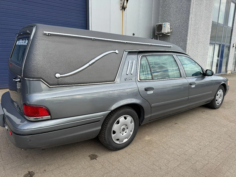 Ford VICTORIA CROWN **CORBILLARD-HEARSE-BESTATTUNGSWAGEN** - Легковий автомобіль: фото 4 Ford VICTORIA CROWN **CORBILLARD-HEARSE-BESTATTUNGSWAGEN** - Легковий автомобіль: фото 4