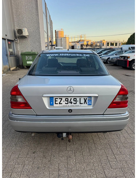 Mercedes-Benz C-Klasse **C180-PETROL-AC** - Седан: фото 5 Mercedes-Benz C-Klasse **C180-PETROL-AC** - Седан: фото 5