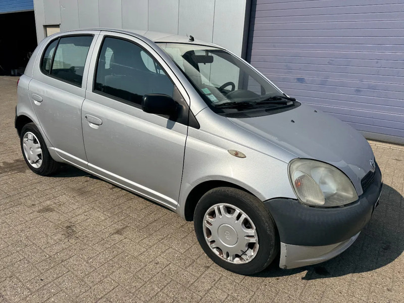 Toyota Yaris **PETROL-AIRCO** - Хетчбек: фото 3 Toyota Yaris **PETROL-AIRCO** - Хетчбек: фото 3