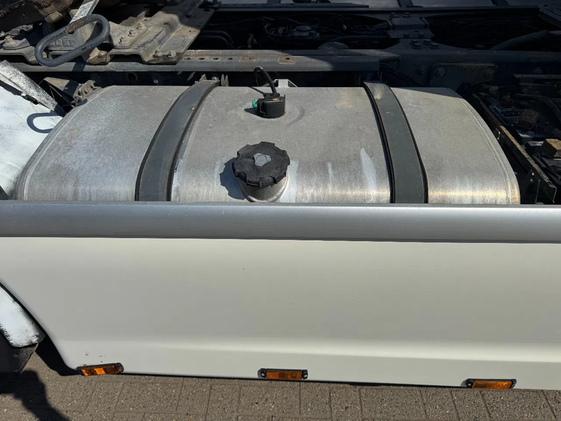 DAF XF 105.460 **EURO 5-RETARDER** - Тягач: фото 4 DAF XF 105.460 **EURO 5-RETARDER** - Тягач: фото 4