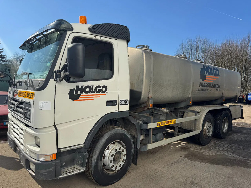 Volvo FM 10 **WATERTANK-BELGIAN TRUCK** - Вантажівка цистерна: фото 1 Volvo FM 10 **WATERTANK-BELGIAN TRUCK** - Вантажівка цистерна: фото 1