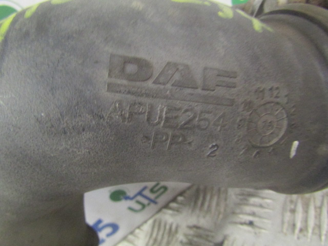 DAF LF 220 EURO 6 INTERCOOLER PIPE P/NO APUE 254 - Двигун та запчастини в категорії Вантажівки: фото 2 DAF LF 220 EURO 6 INTERCOOLER PIPE P/NO APUE 254 - Двигун та запчастини в категорії Вантажівки: фото 2