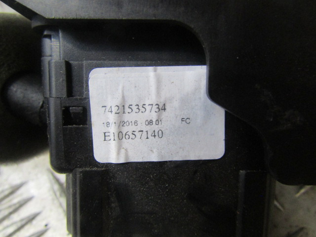 DAF LF 220 INDICATOR / WIPER STALK COMPLETE P/NO 7421535734 / 7421535775 - Кабіна й інтер'єр в категорії Вантажівки: фото 2 DAF LF 220 INDICATOR / WIPER STALK COMPLETE P/NO 7421535734 / 7421535775 - Кабіна й інтер'єр в категорії Вантажівки: фото 2