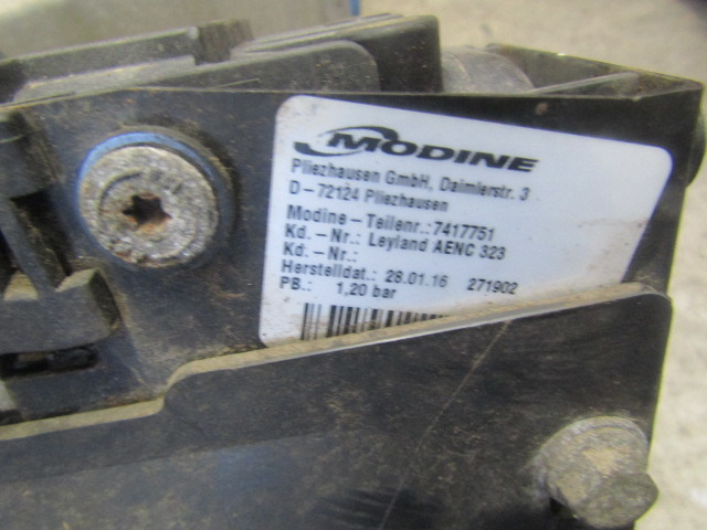 DAF LF 220 RADIATOR P/NO AENC323 - Радіатор в категорії Вантажівки: фото 3 DAF LF 220 RADIATOR P/NO AENC323 - Радіатор в категорії Вантажівки: фото 3