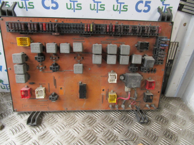 DAF XF 95 FUSEBOARD P/NO 0093319/9093319 - Електрична система в категорії Вантажівки: фото 1 DAF XF 95 FUSEBOARD P/NO 0093319/9093319 - Електрична система в категорії Вантажівки: фото 1