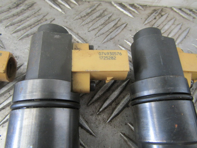 DAF XF EURO 5 MX13 INJECTORS P/NO 1725282 - Паливна система в категорії Вантажівки: фото 2 DAF XF EURO 5 MX13 INJECTORS P/NO 1725282 - Паливна система в категорії Вантажівки: фото 2