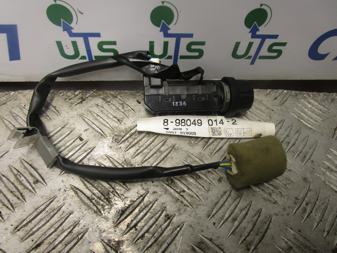 ISUZU N75 4HK1 THROTTLE CONTROL UNIT P/NO 8-980490142 - Електрична система в категорії Вантажівки: фото 1 ISUZU N75 4HK1 THROTTLE CONTROL UNIT P/NO 8-980490142 - Електрична система в категорії Вантажівки: фото 1
