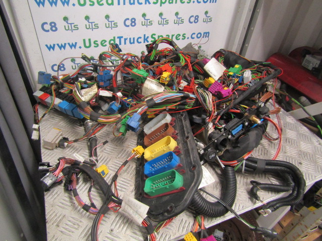 IVECO STRALIS COPLETE CAB WIRING HARNESS - Електрична система в категорії Вантажівки: фото 4 IVECO STRALIS COPLETE CAB WIRING HARNESS - Електрична система в категорії Вантажівки: фото 4