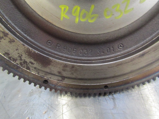 MERCEDES 1829 OM906 EURO 5 FLYWHEEL R906 032 3401 - Маховик в категорії Вантажівки: фото 2 MERCEDES 1829 OM906 EURO 5 FLYWHEEL R906 032 3401 - Маховик в категорії Вантажівки: фото 2