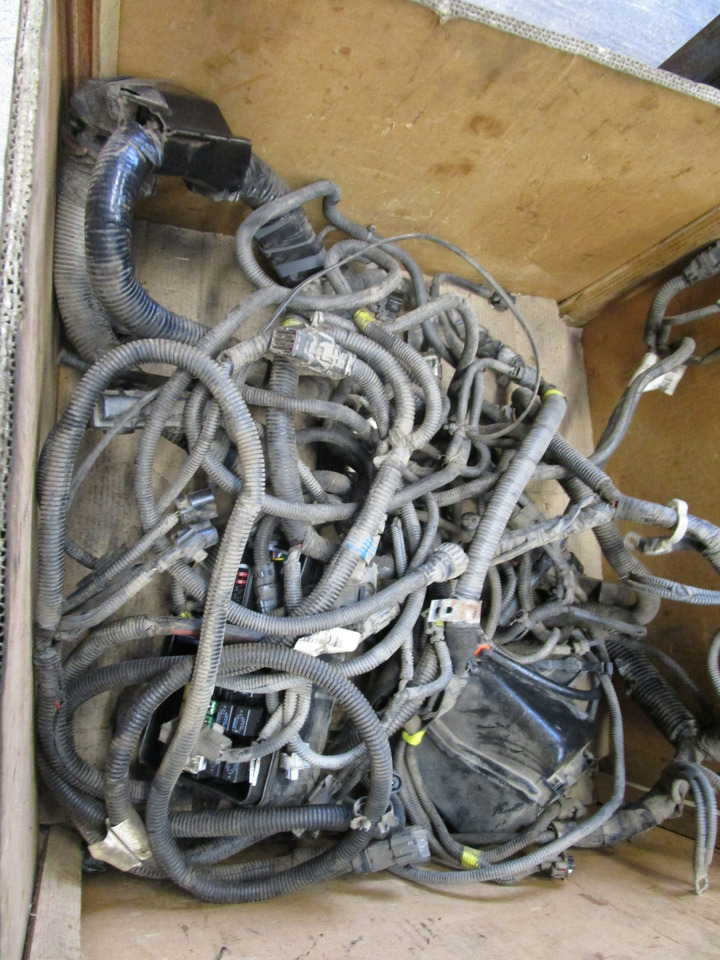 MITSUBISHI FUSO 4P10 COMPLETE WIRING HARNESS - Електрична система в категорії Вантажівки: фото 1 MITSUBISHI FUSO 4P10 COMPLETE WIRING HARNESS - Електрична система в категорії Вантажівки: фото 1
