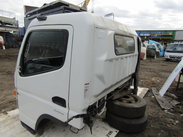 MITSUBISHI FUSO 7C 15/18 CAB (2014) - Кабіна в категорії Вантажівки: фото 5 MITSUBISHI FUSO 7C 15/18 CAB (2014) - Кабіна в категорії Вантажівки: фото 5