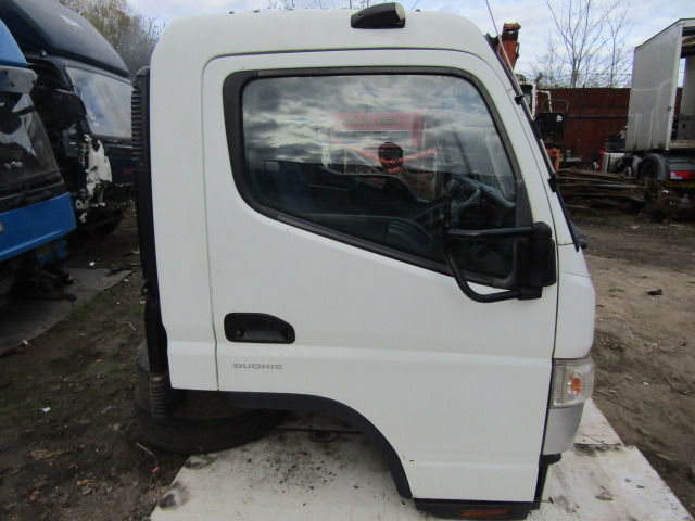 MITSUBISHI FUSO 7C 15/18 CAB (2014) - Кабіна в категорії Вантажівки: фото 3 MITSUBISHI FUSO 7C 15/18 CAB (2014) - Кабіна в категорії Вантажівки: фото 3