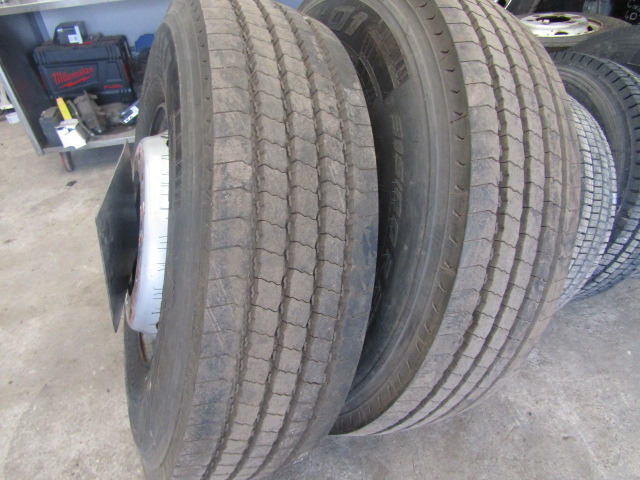 PIRELLI 315/80/22.5 FRONT 2022 ALMOST NEW ONLY 1000KM COMPLETE ON RIMS - Шина в категорії Вантажівки: фото 2 PIRELLI 315/80/22.5 FRONT 2022 ALMOST NEW ONLY 1000KM COMPLETE ON RIMS - Шина в категорії Вантажівки: фото 2