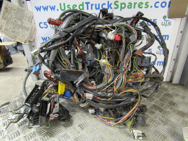 SCANIA P94 COMPLETE CAB HARNESS - Кабіна й інтер'єр в категорії Вантажівки: фото 1 SCANIA P94 COMPLETE CAB HARNESS - Кабіна й інтер'єр в категорії Вантажівки: фото 1