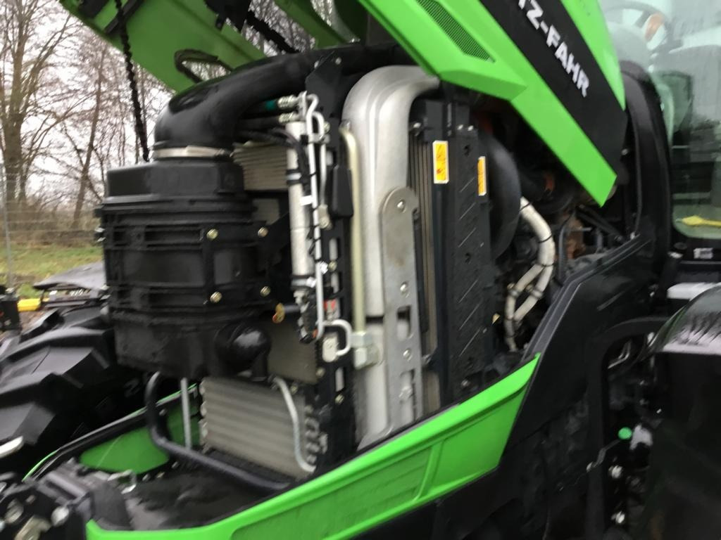 Deutz AGROTRON 6215 TTV - Трактор: фото 4 Deutz AGROTRON 6215 TTV - Трактор: фото 4