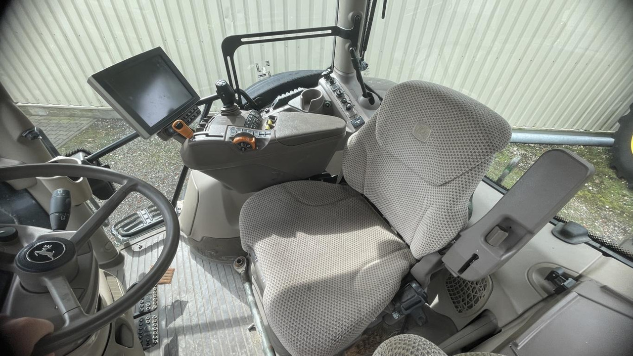 Трактор John Deere 6195R: фото 11