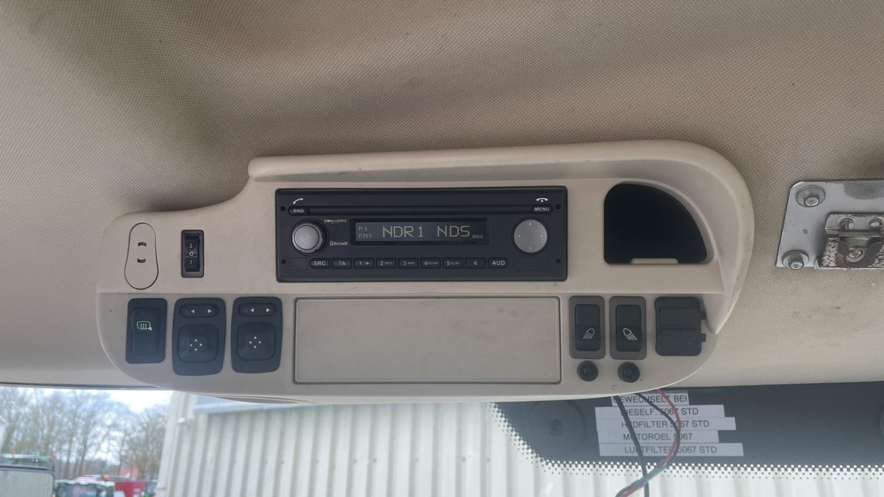 Трактор John Deere 6195R: фото 8