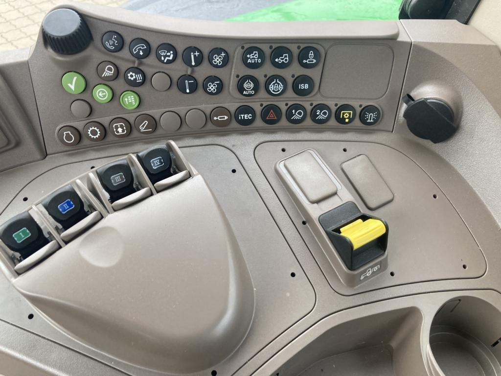 John Deere 6M240 - Трактор: фото 5 John Deere 6M240 - Трактор: фото 5