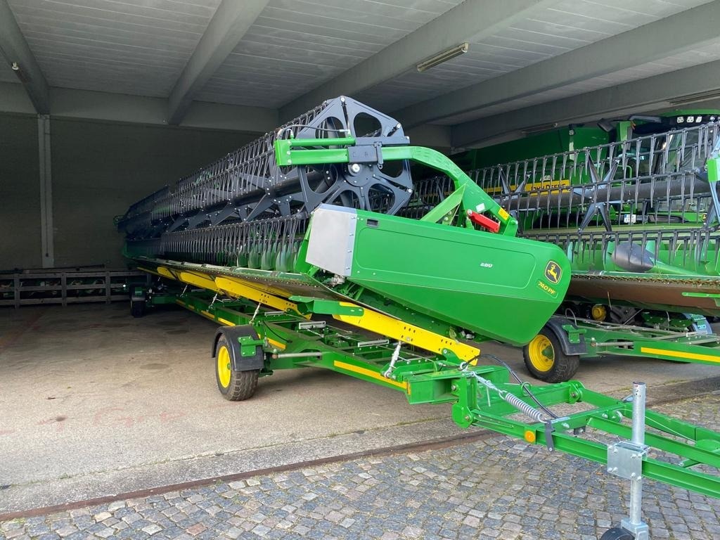 John Deere 740 PREMIUM FLOW - 12,20 M - Жниварка зернова: фото 1 John Deere 740 PREMIUM FLOW - 12,20 M - Жниварка зернова: фото 1