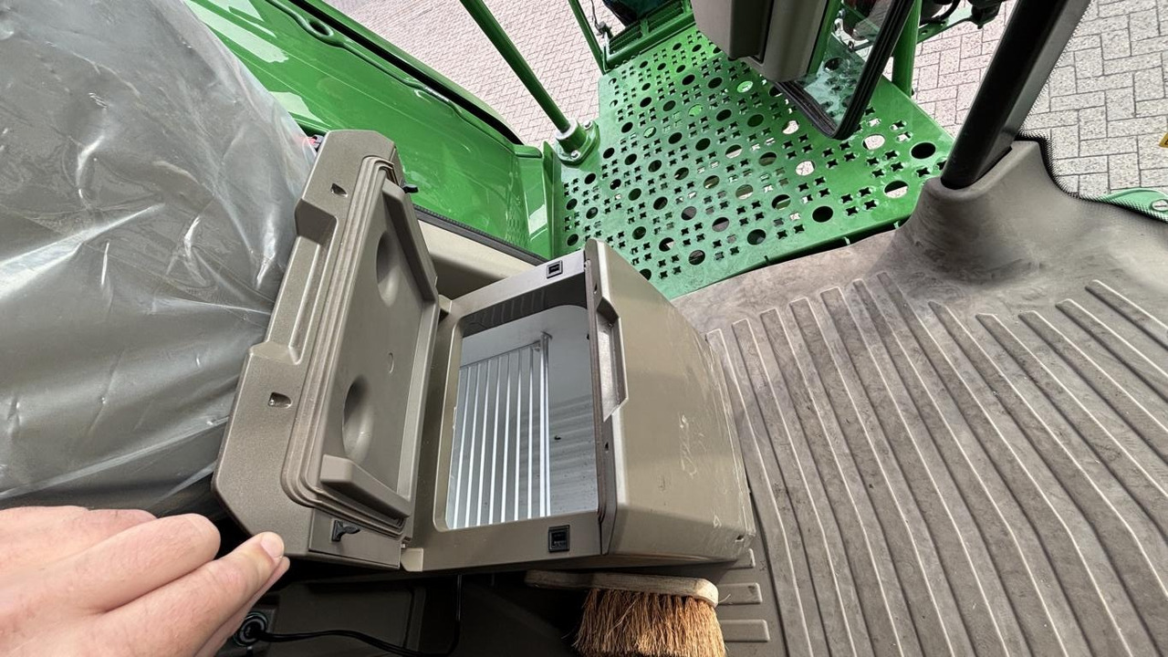 John Deere MÄHDRESCHER T5700 MY25 - Зернозбиральний комбайн: фото 3 John Deere MÄHDRESCHER T5700 MY25 - Зернозбиральний комбайн: фото 3