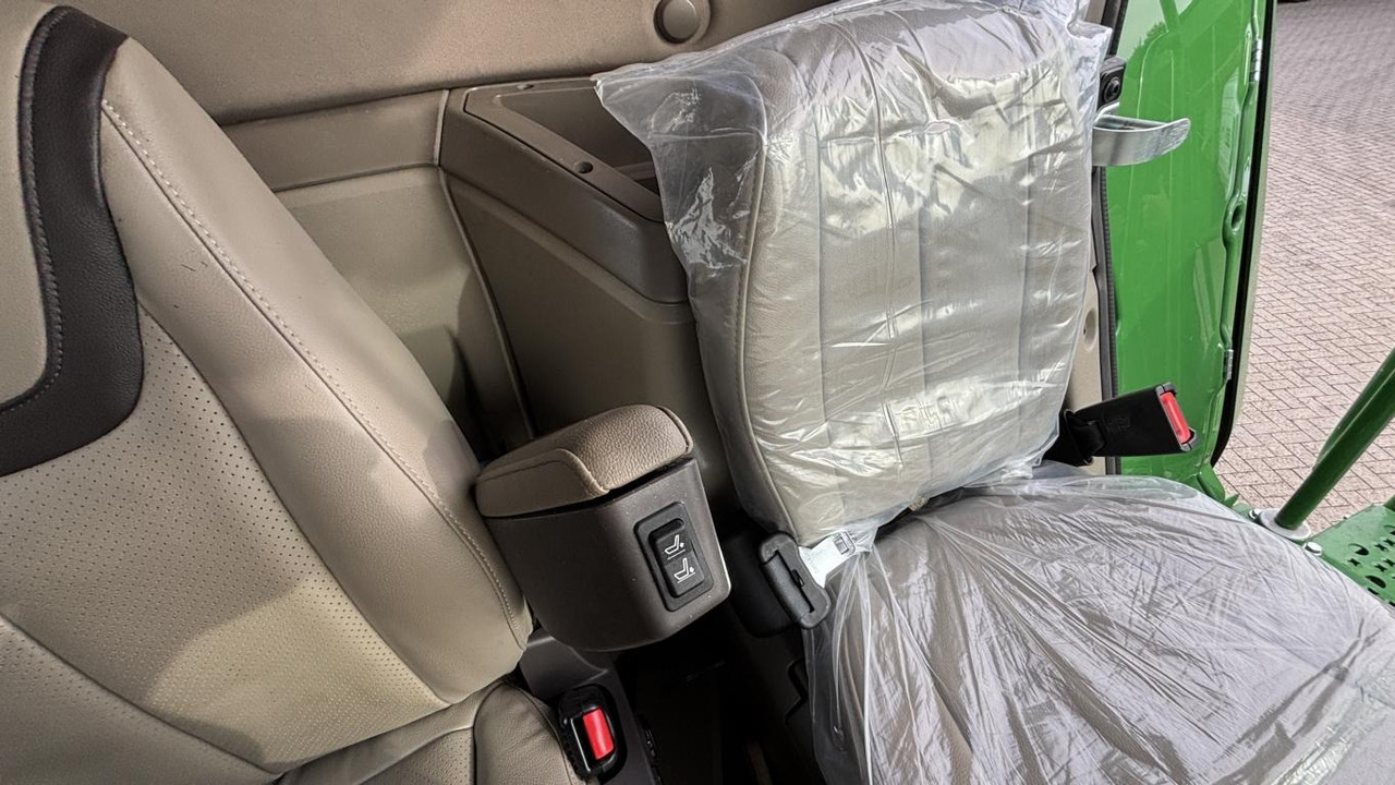 John Deere MÄHDRESCHER T5700 MY25 - Зернозбиральний комбайн: фото 2 John Deere MÄHDRESCHER T5700 MY25 - Зернозбиральний комбайн: фото 2