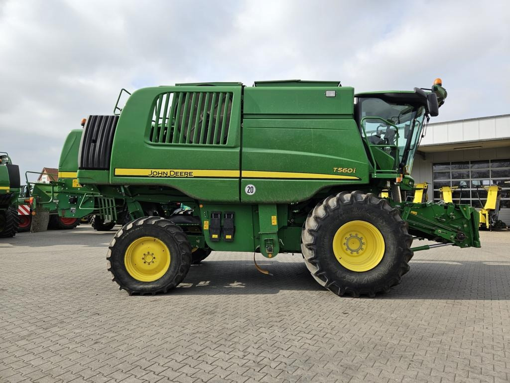 John Deere T560I - Зернозбиральний комбайн: фото 1 John Deere T560I - Зернозбиральний комбайн: фото 1