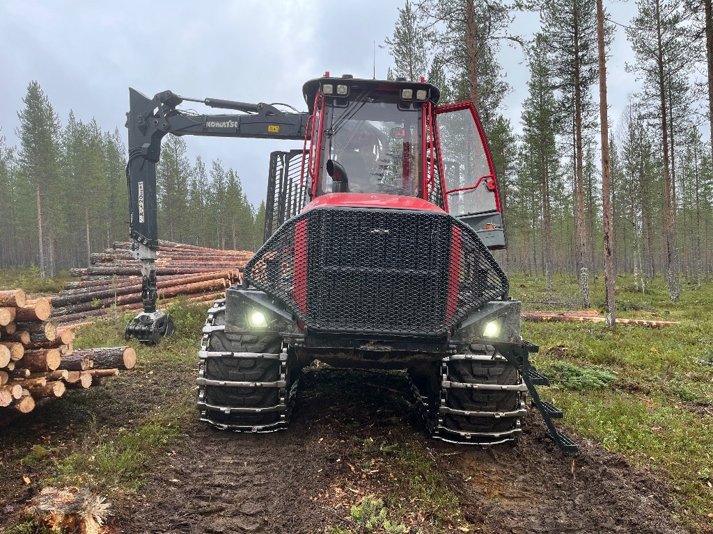 Komatsu 875 - Форвардер: фото 1 Komatsu 875 - Форвардер: фото 1