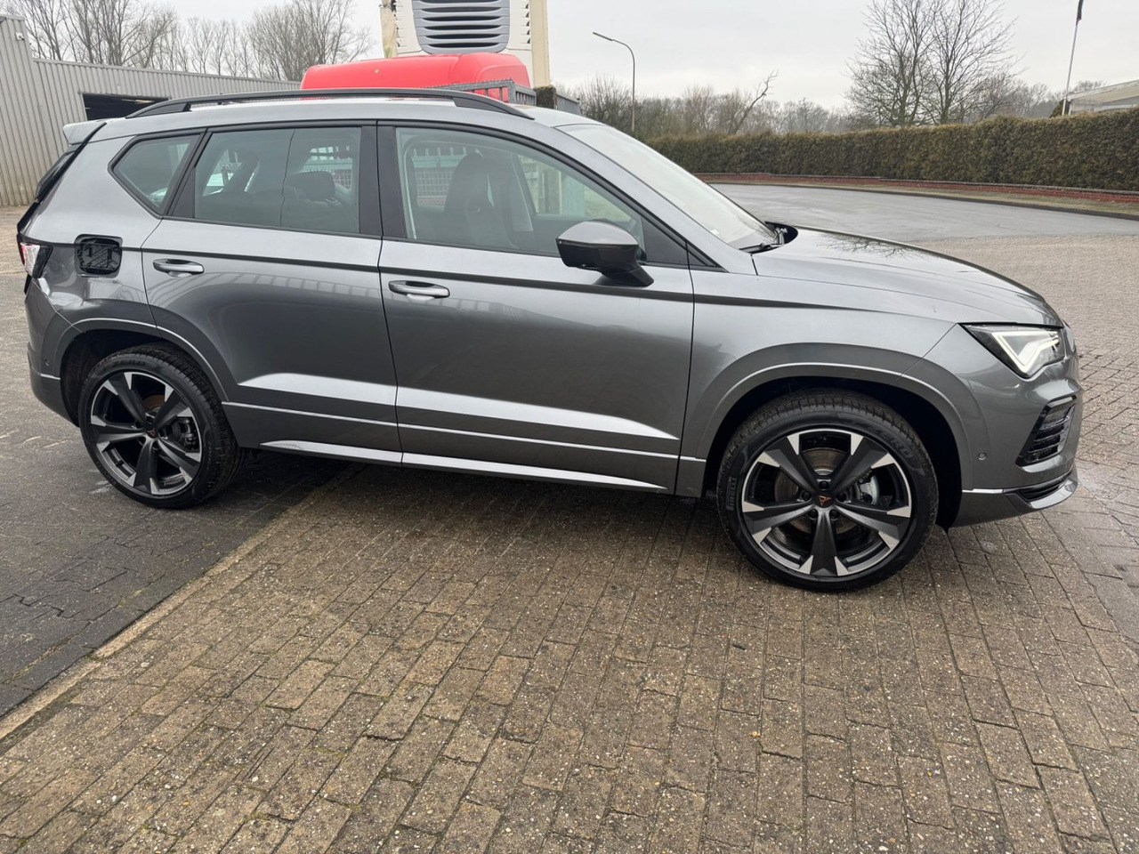 Cupra CUPRA Cupra Ateca 2.0 TSI 140kW 4X4 AUT 2.200KM Cupra CUPRA Cupra Ateca 2.0 TSI 140kW 4X4 AUT 2.200KM - Позашляховик: фото 3 Cupra CUPRA Cupra Ateca 2.0 TSI 140kW 4X4 AUT 2.200KM Cupra CUPRA Cupra Ateca 2.0 TSI 140kW 4X4 AUT 2.200KM - Позашляховик: фото 3