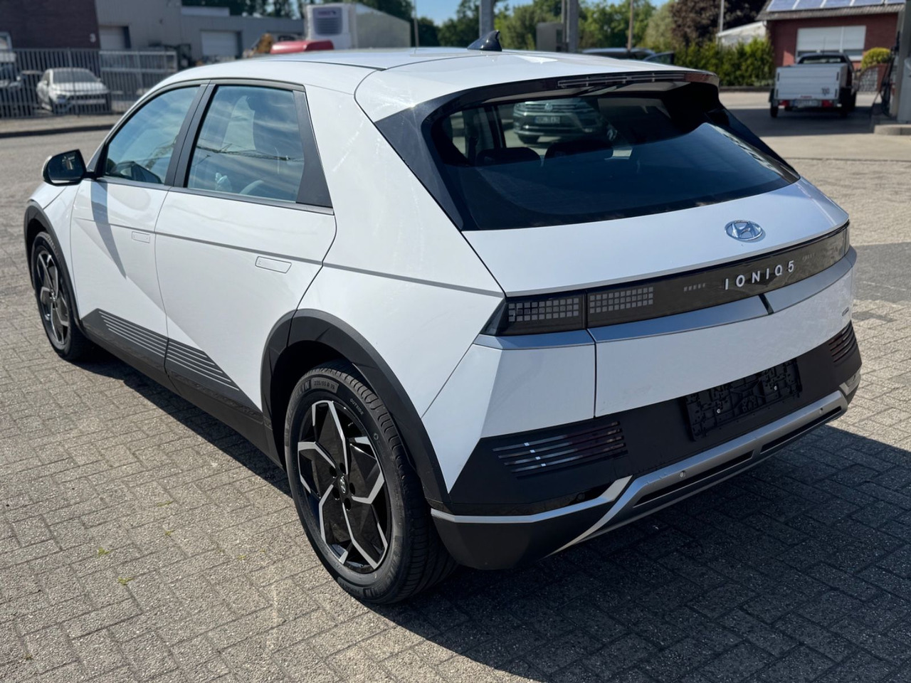 Hyundai IONIQ 5 Elektro 4WD 9.000 KM!!! - Седан: фото 4 Hyundai IONIQ 5 Elektro 4WD 9.000 KM!!! - Седан: фото 4