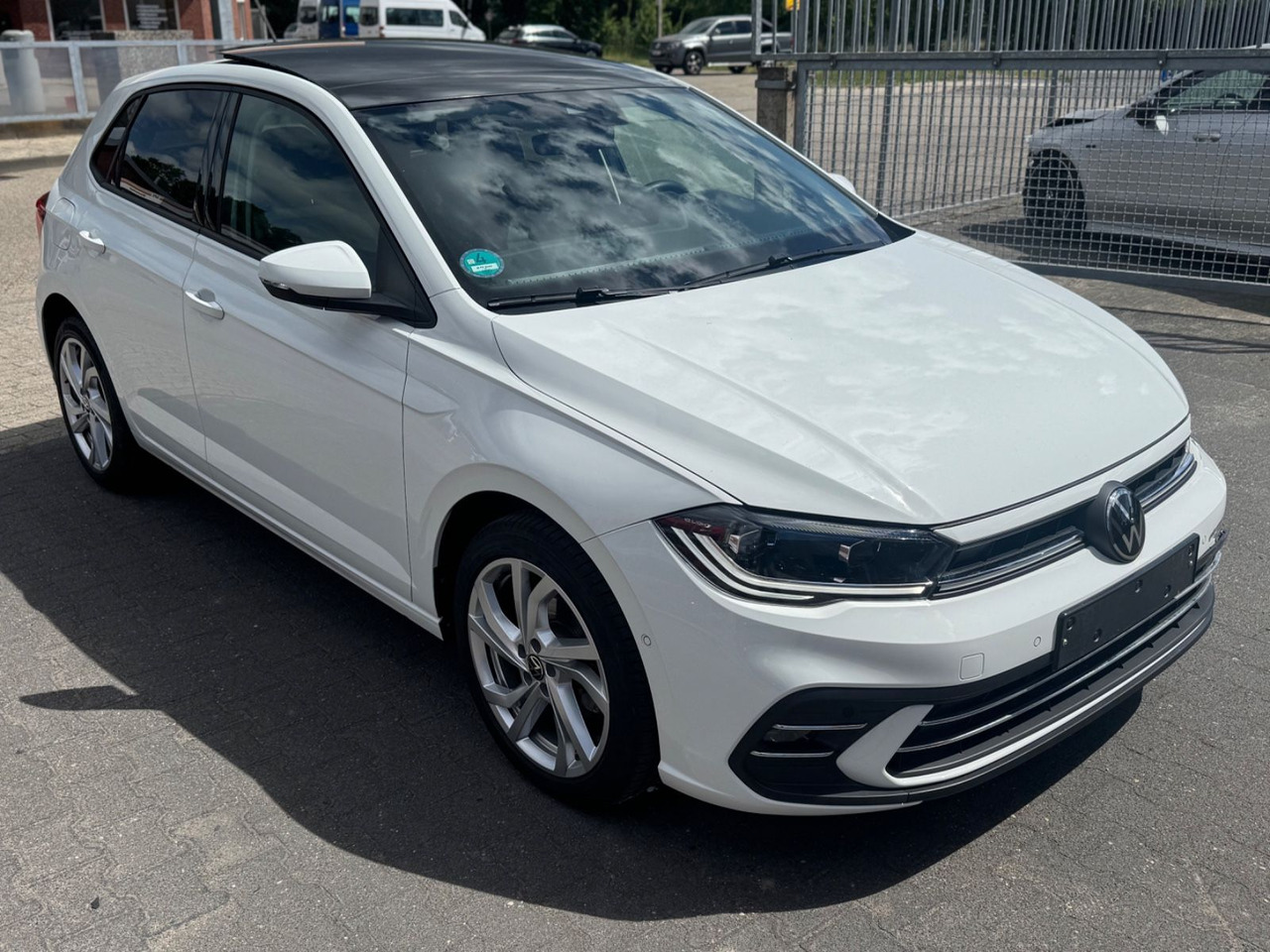 Volkswagen Polo Style 1.0 TSI DSG Pano / AHK / CAMERA - Легковий автомобіль: фото 4 Volkswagen Polo Style 1.0 TSI DSG Pano / AHK / CAMERA - Легковий автомобіль: фото 4