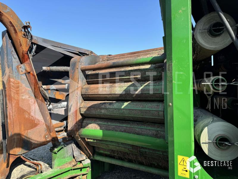 Прес-підбирач рулонний John Deere 744: фото 8