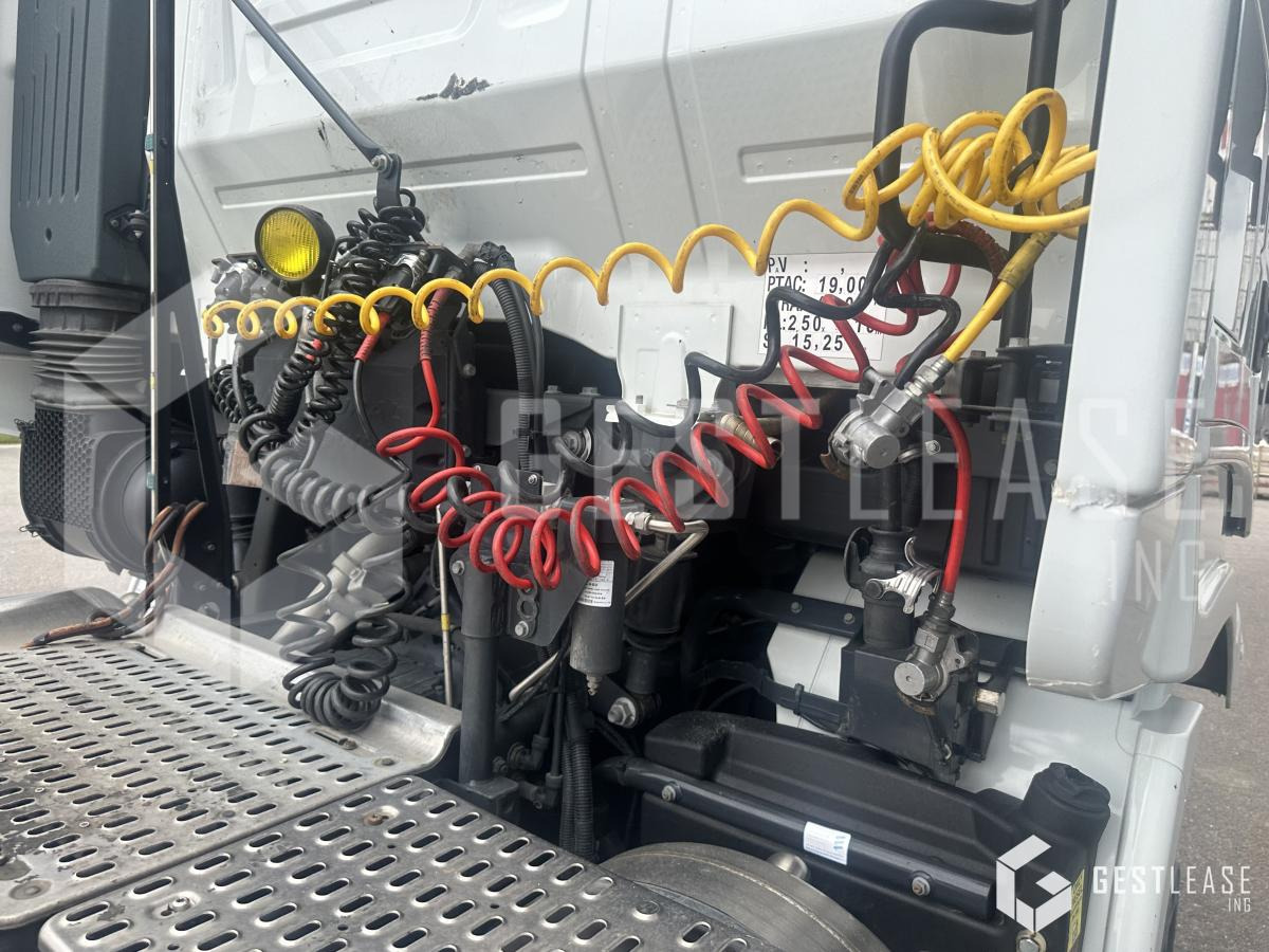 Тягач Iveco Stralis: фото 8